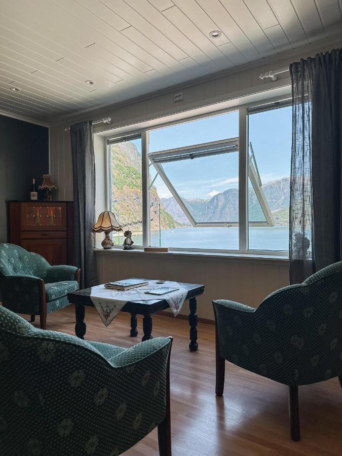 Svingen Guesthouse - Panoramic Fjord Views In Flåm Екстериор снимка
