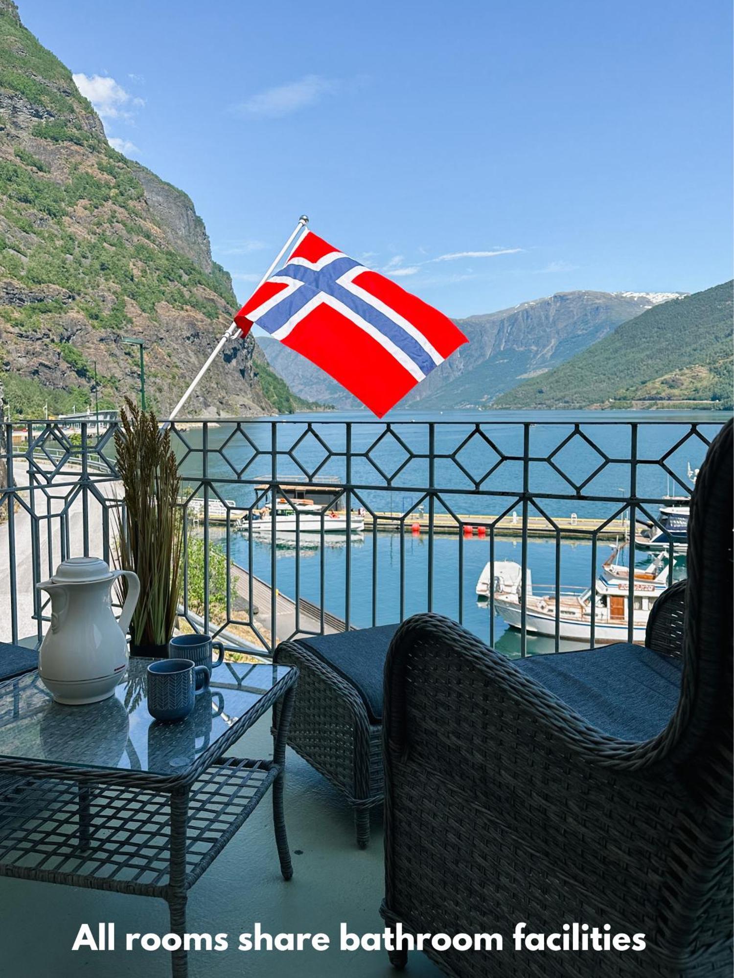 Svingen Guesthouse - Panoramic Fjord Views In Flåm Екстериор снимка