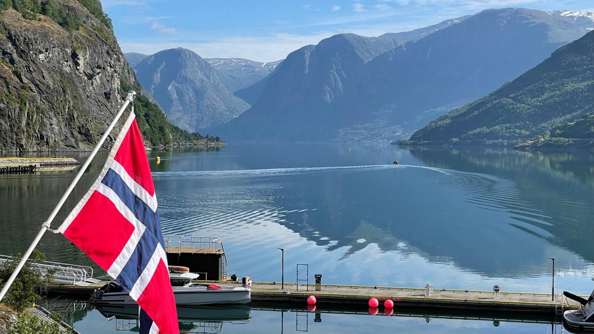 Svingen Guesthouse - Panoramic Fjord Views In Flåm Екстериор снимка