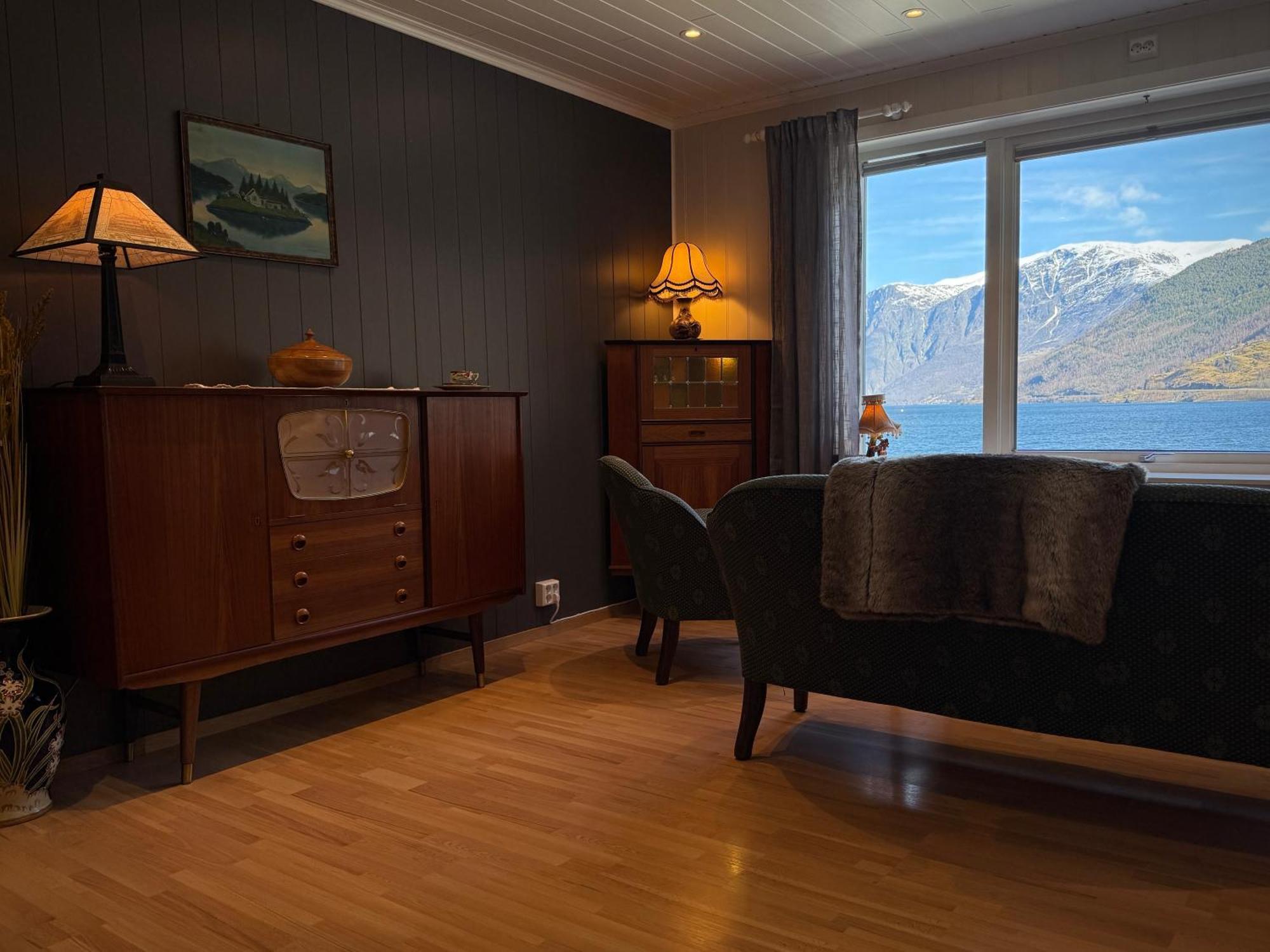 Svingen Guesthouse - Panoramic Fjord Views In Flåm Екстериор снимка