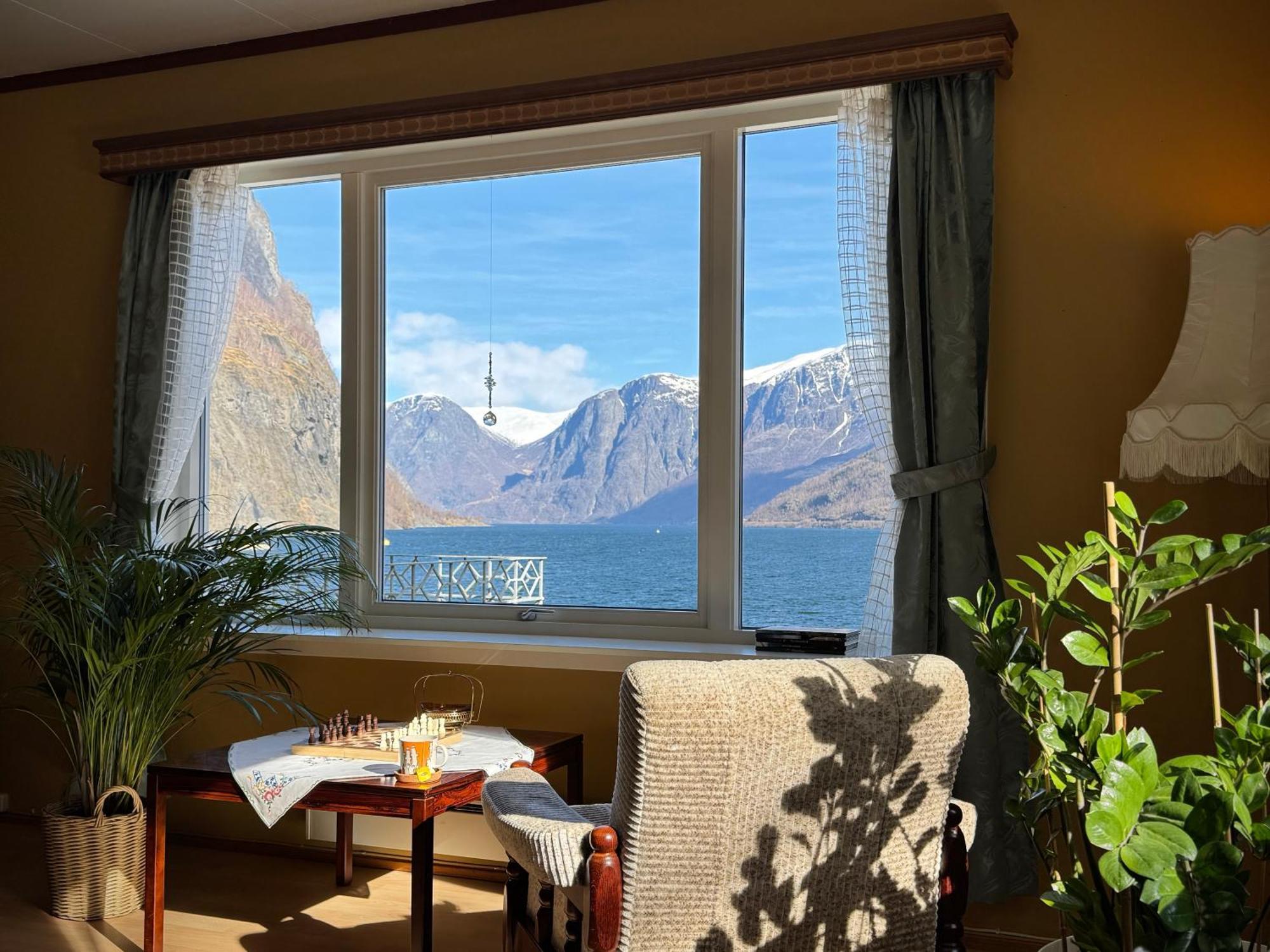 Svingen Guesthouse - Panoramic Fjord Views In Flåm Екстериор снимка